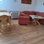 Haus Moni 아파트 슈방가우