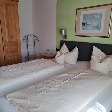 公寓 Haus Moni 施万高