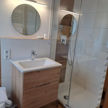 Haus Moni * 施万高