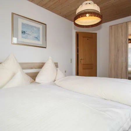 Haus Moni 公寓 施万高