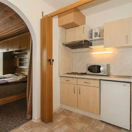 公寓 Haus Moni 施万高