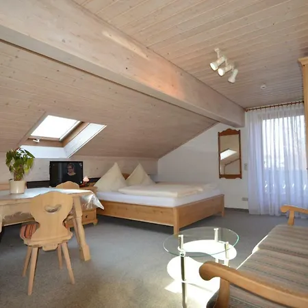 公寓 Haus Moni 施万高