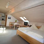 Haus Moni Apartment *