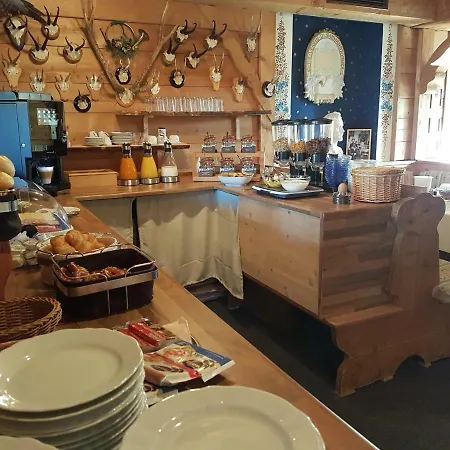 公寓 Haus Moni 施万高